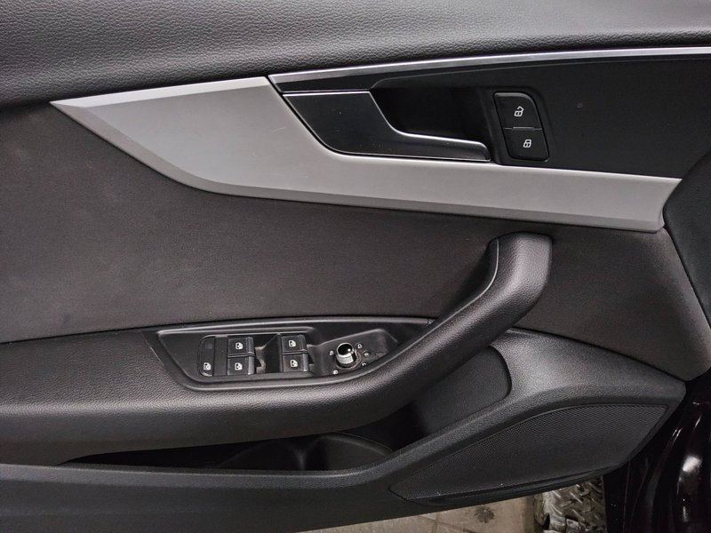 Audi A4 Avant 35 TDI automatik • HUD • Full LED — 9