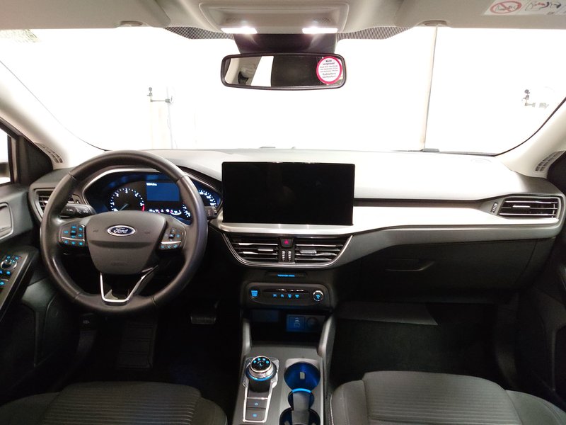 Ford Focus Turnier 1.5 EcoBlue automatik Titanium • LED • Bezključni pristup — 16
