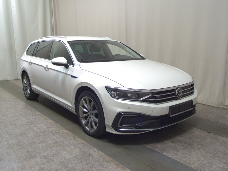 Volkswagen Passat Variant GTE 1.4 TSI automatik • ACC • Kuka za vuču (zakretna) — 3