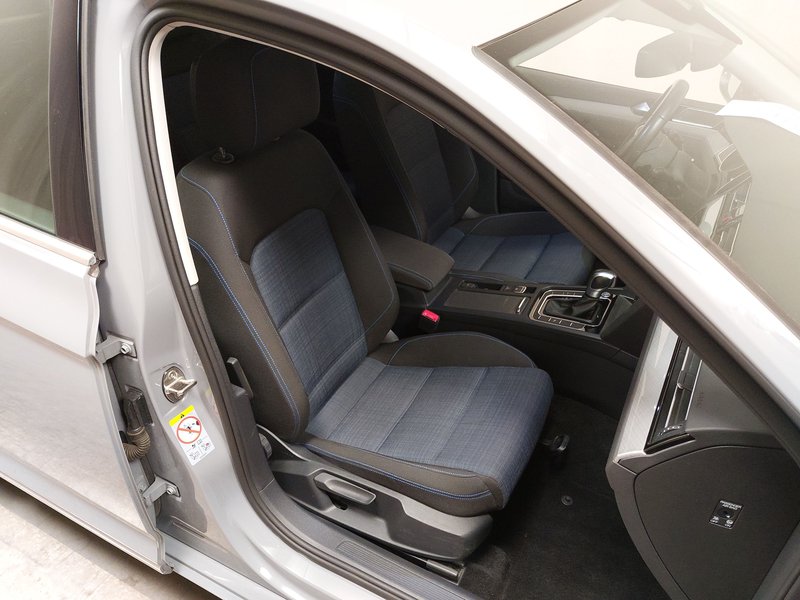 Volkswagen Passat Variant GTE 1.4 TSI automatik • ACC • LED — 10