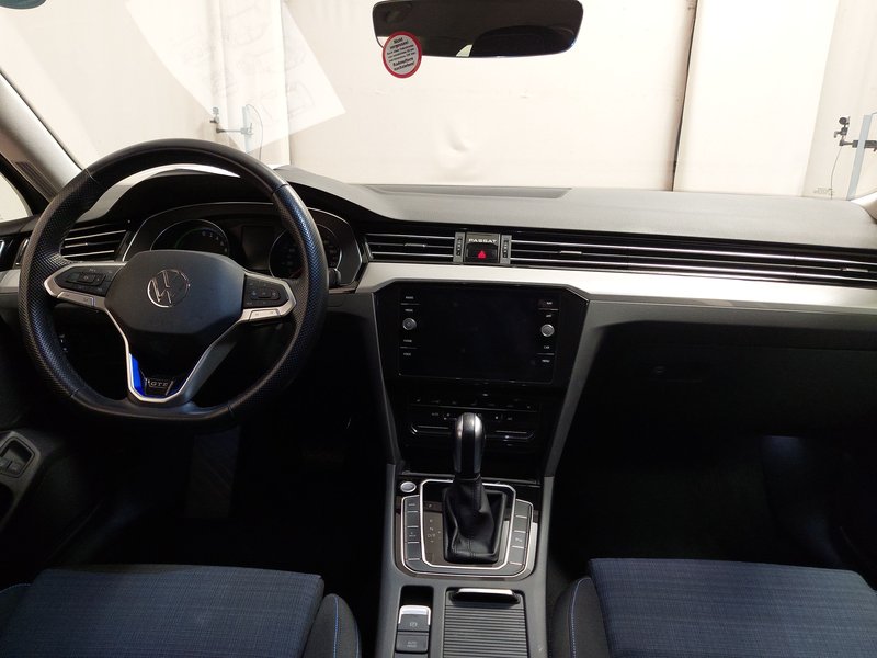 Volkswagen Passat Variant GTE 1.4 TSI automatik • ACC • LED — 18
