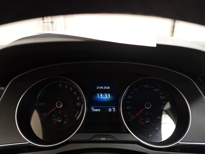 Volkswagen Passat Variant GTE 1.4 TSI automatik • ACC • LED — 22