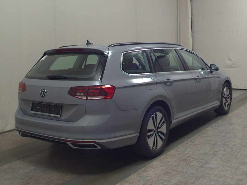 Volkswagen Passat Variant GTE 1.4 TSI automatik • ACC • LED — 4