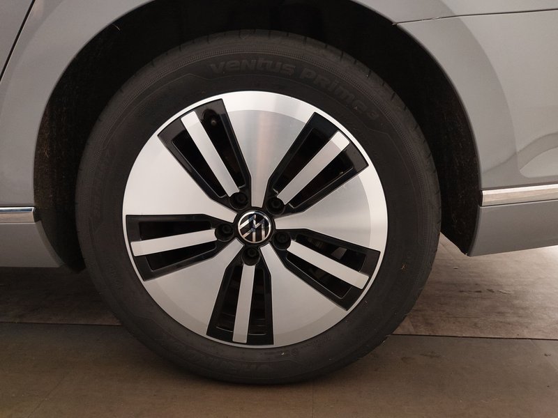 Volkswagen Passat Variant GTE 1.4 TSI automatik • ACC • LED — 8