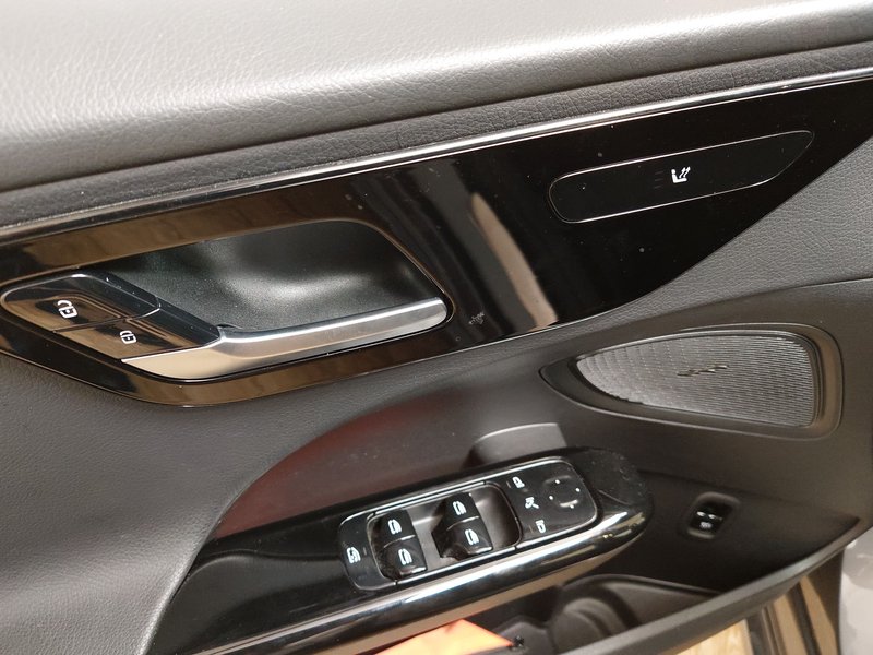 Mercedes-Benz C 220 d karavan automatik • električna peta vrata • LED — 5
