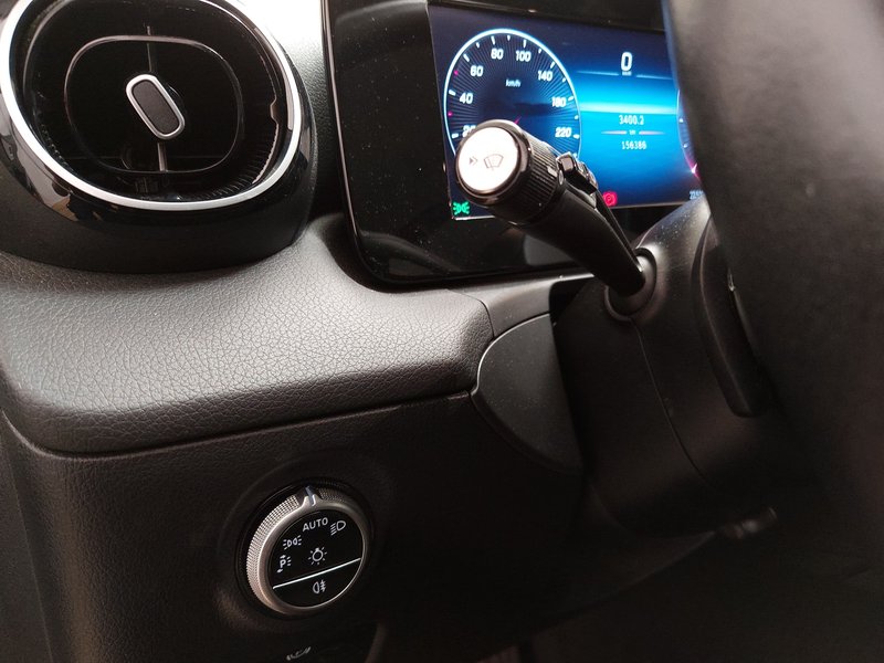Mercedes-Benz C 220 d karavan automatik • električna peta vrata • LED — 7