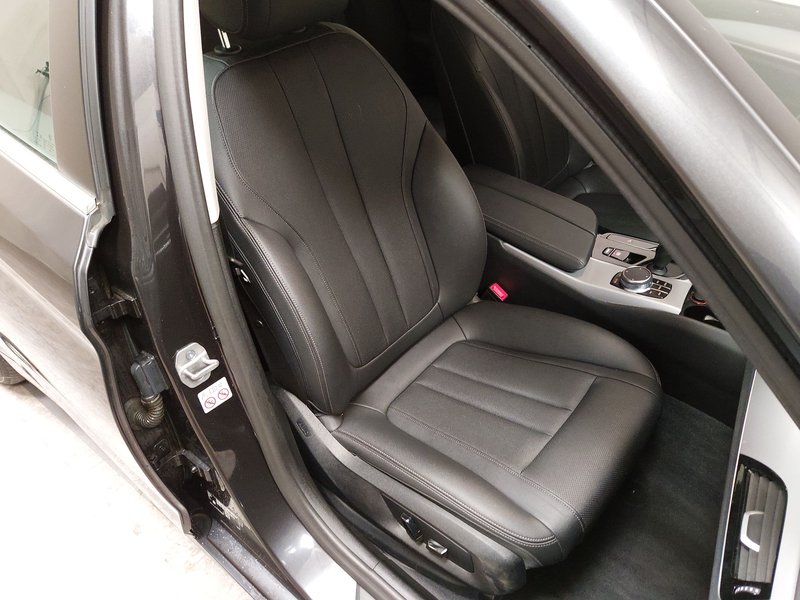 BMW 520d Touring automatik • HUD • panorama — 10