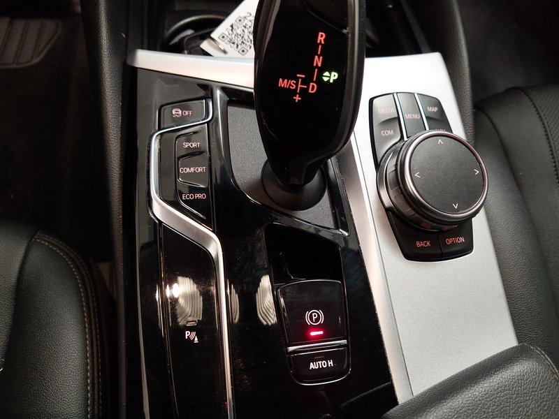 BMW 520d Touring automatik • HUD • panorama — 16