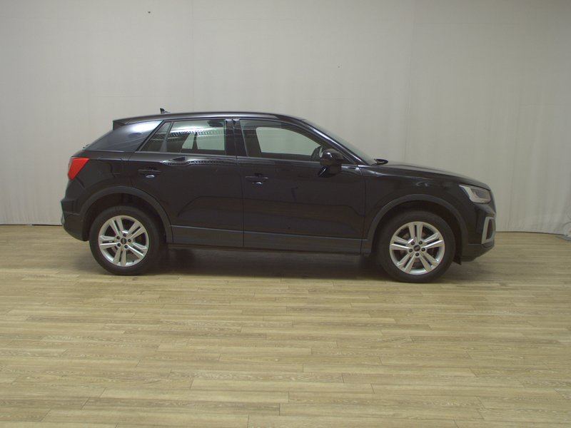Audi Q2 30 TDI automatik advanced • LED • senzori za parkiranje straga