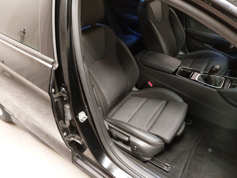 Opel Insignia Sports Tourer 1.6 D Dynamic • 360° kamera • Full LED — 10