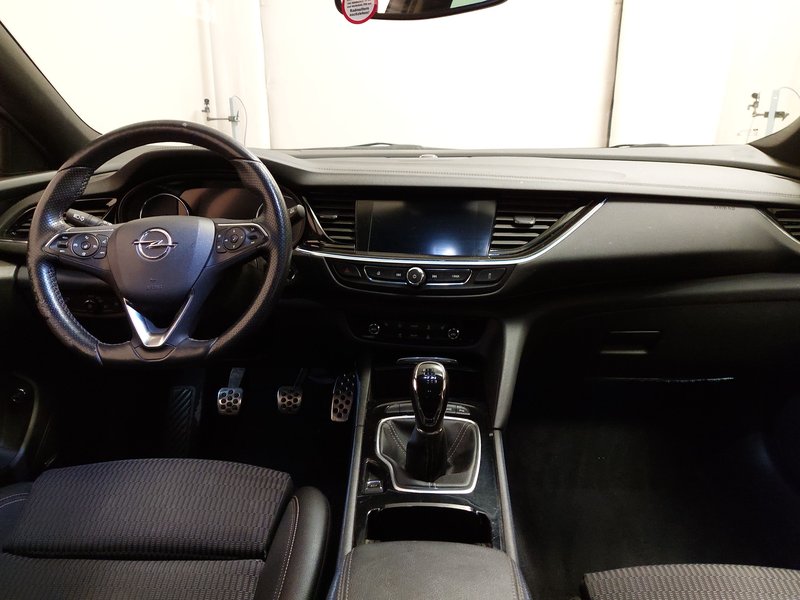 Opel Insignia Sports Tourer 1.6 D Dynamic • 360° kamera • Full LED — 19