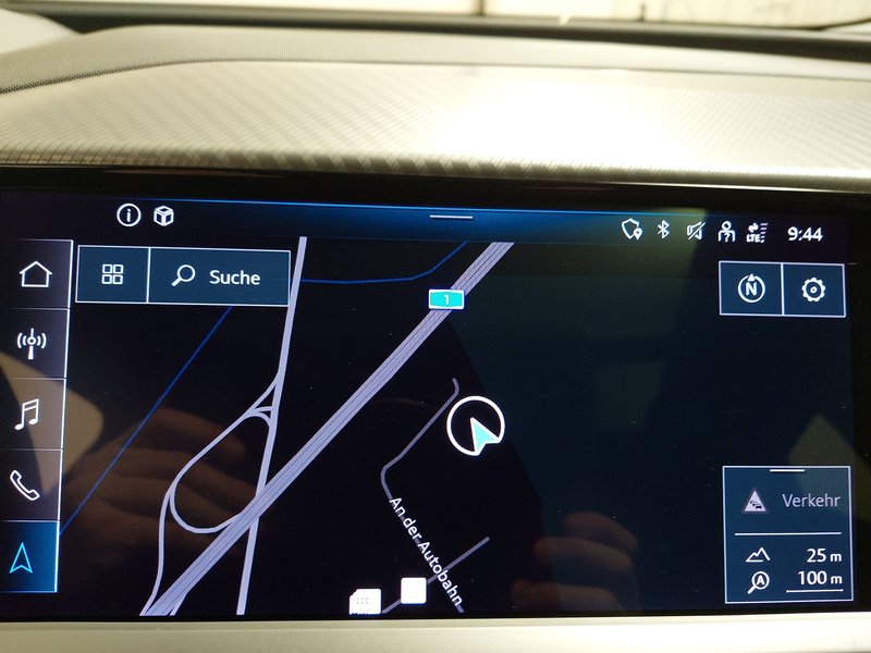 Audi Q4 50 quattro • električna peta vrata • HUD — 15