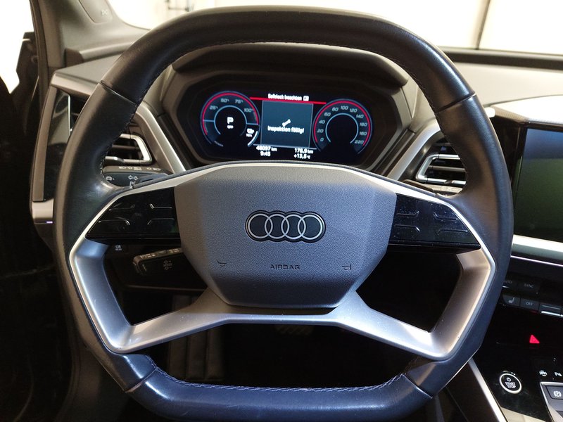 Audi Q4 50 quattro • električna peta vrata • HUD — 17
