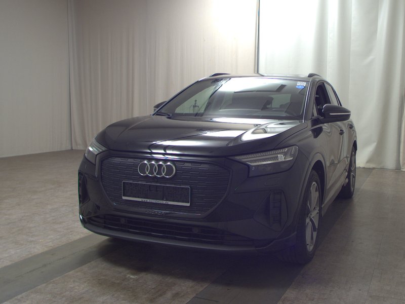 Audi Q4 50 quattro • električna peta vrata • HUD — 2