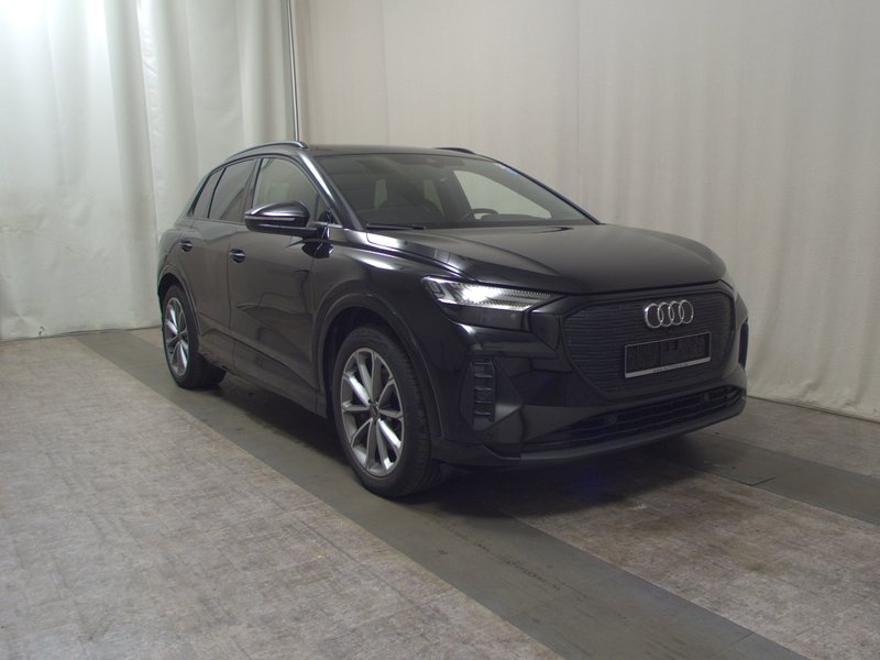 Audi Q4 50 quattro • električna peta vrata • HUD — 3
