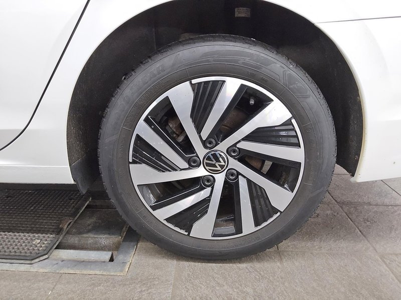 Volkswagen Golf 8 Variant 2.0 TDI automatik Life • ACC • Full LED — 11