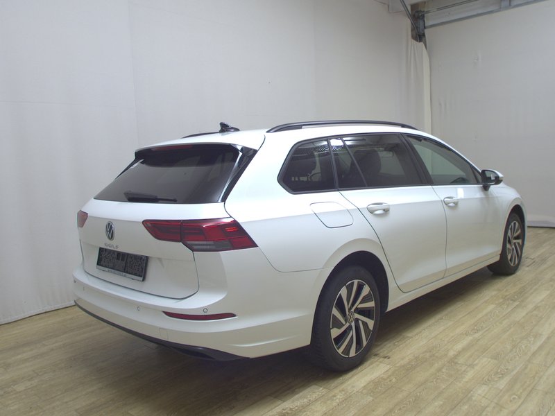 Volkswagen Golf 8 Variant 2.0 TDI automatik Life • ACC • Full LED — 4
