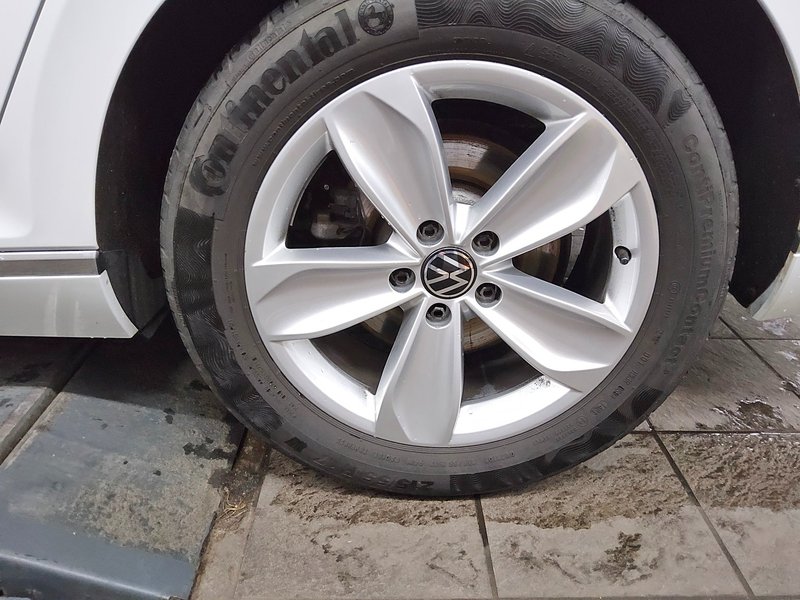 Volkswagen Passat Variant 2.0 TDI automatik • bežično punjenje • masaža — 11