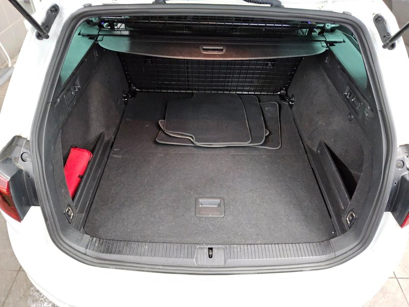 Volkswagen Passat Variant 2.0 TDI automatik • bežično punjenje • masaža — 12