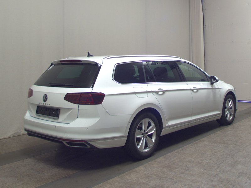 Volkswagen Passat Variant 2.0 TDI automatik • bežično punjenje • masaža — 4