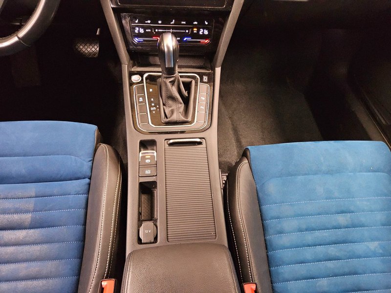 Volkswagen Passat Variant 2.0 TDI automatik • bežično punjenje • masaža — 6