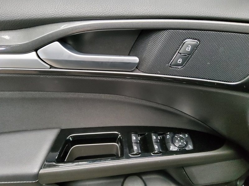 Ford Mondeo Turnier 2.0 TDCi Trend • navigacija • grijana sjedala — 9