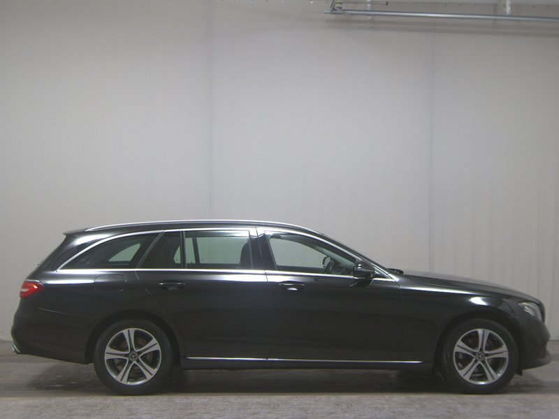 Mercedes-Benz E 220 d karavan automatik Avantgarde • ACC • LED