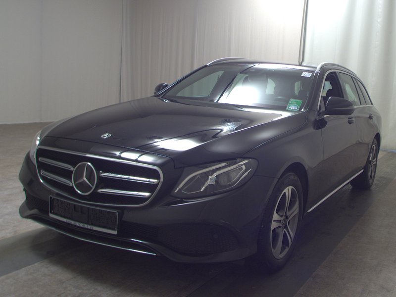 Mercedes-Benz E 220 d karavan automatik Avantgarde • ACC • LED — 2
