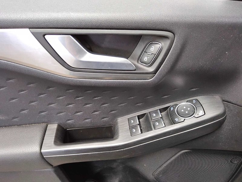 Ford Kuga 2.0 EcoBlue Titanium automatik • ACC • AHK — 9