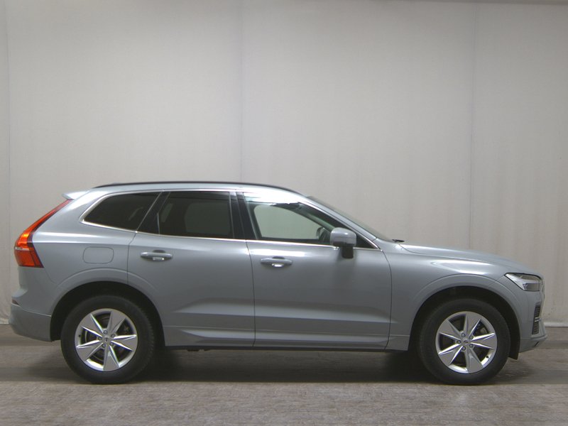 Volvo XC60 B4 D Core automatik • Full LED