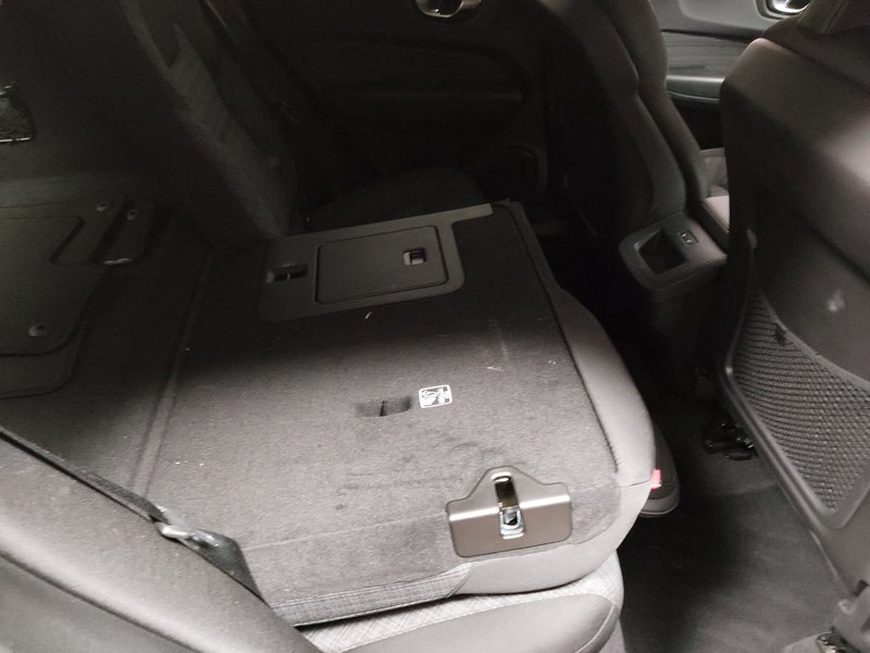 Volvo XC60 B4 D Core automatik • Full LED — 11