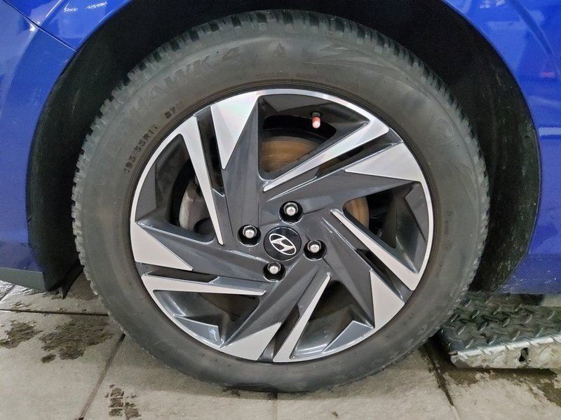 Hyundai i20 1.0 T-GDI Trend • bežično punjenje • digitalni instrumenti — 11