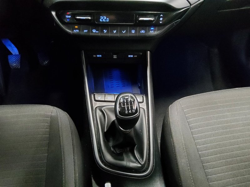 Hyundai i20 1.0 T-GDI Trend • bežično punjenje • digitalni instrumenti — 6
