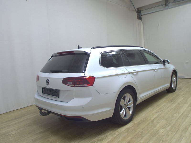 Volkswagen Passat Variant 2.0 TDI automatik Business • ACC • Full LED — 4
