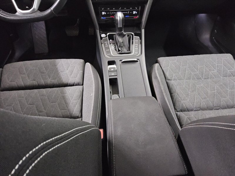 Volkswagen Passat Variant 2.0 TDI automatik Business • ACC • Full LED — 6