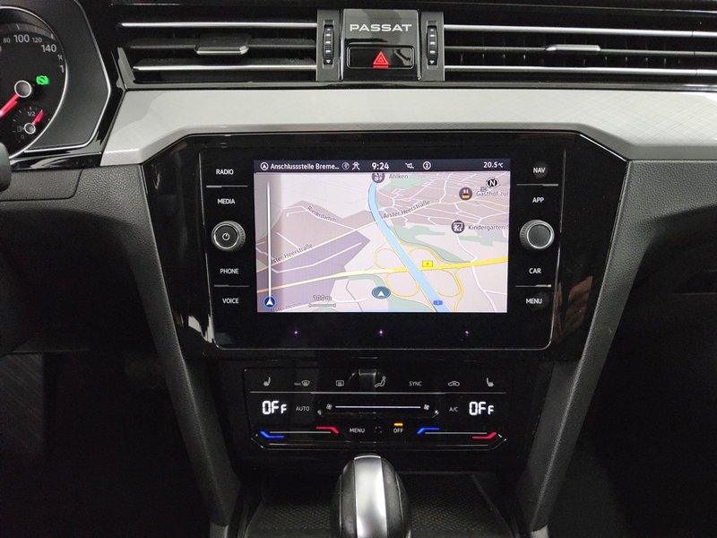 Volkswagen Passat Variant 2.0 TDI automatik Business • ACC • Full LED — 7
