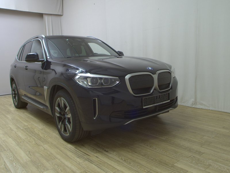 BMW iX3 • panorama • ACC — 3