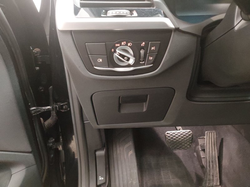 BMW iX3 • panorama • ACC — 7