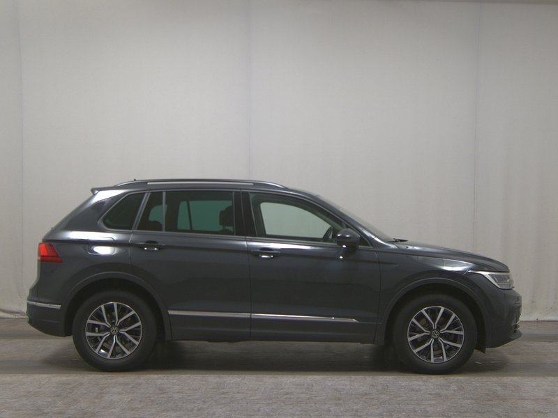 Volkswagen Tiguan 2.0 TDI automatik Life • ACC • bežično punjenje