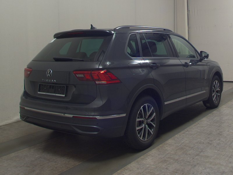 Volkswagen Tiguan 2.0 TDI automatik Life • ACC • bežično punjenje — 4