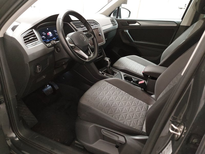Volkswagen Tiguan 2.0 TDI automatik Life • ACC • bežično punjenje — 6