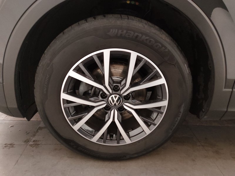 Volkswagen Tiguan 2.0 TDI automatik Life • ACC • bežično punjenje — 8