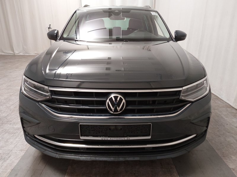 Volkswagen Tiguan 2.0 TDI automatik Life • ACC • bežično punjenje — 9