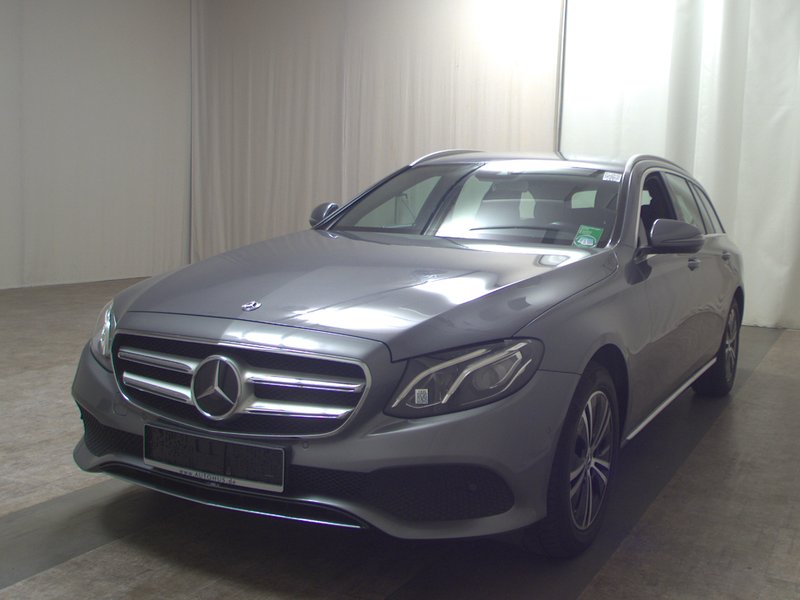 Mercedes-Benz E 220 d karavan automatik Avantgarde • ACC • električna peta vrata — 2