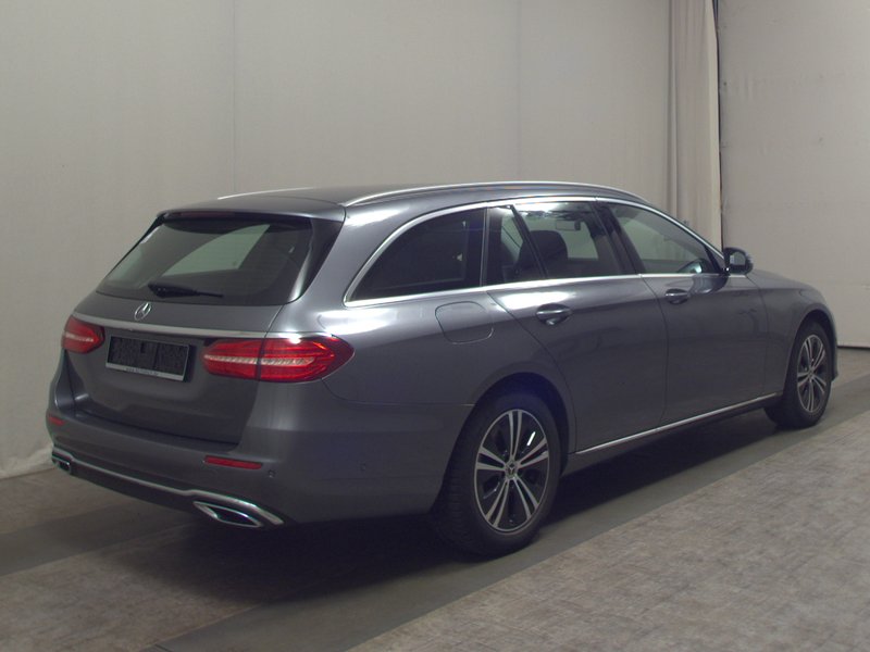 Mercedes-Benz E 220 d karavan automatik Avantgarde • ACC • električna peta vrata — 4