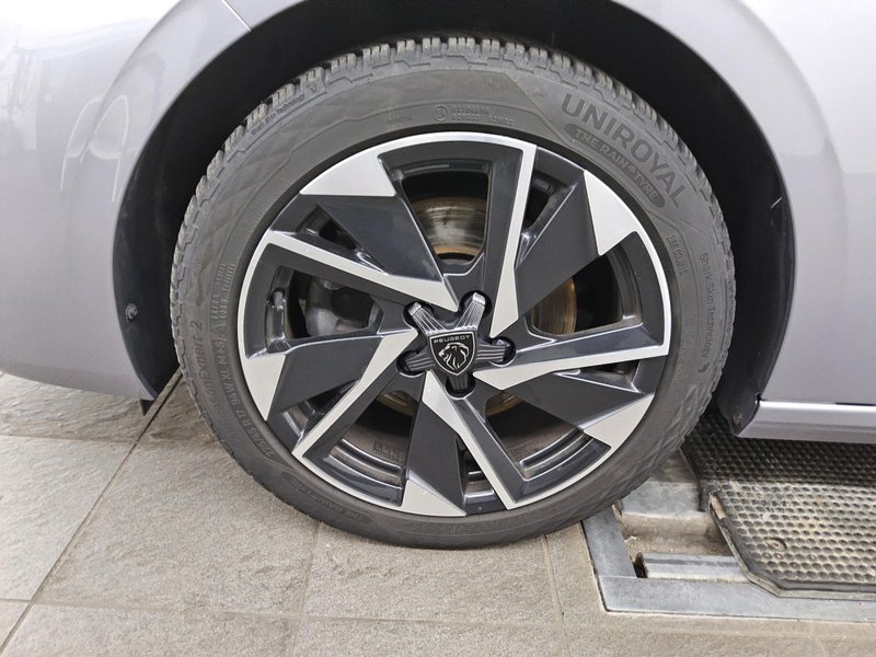 Peugeot 308 1.5 BlueHDi 130 Allure • ACC • LED — 11