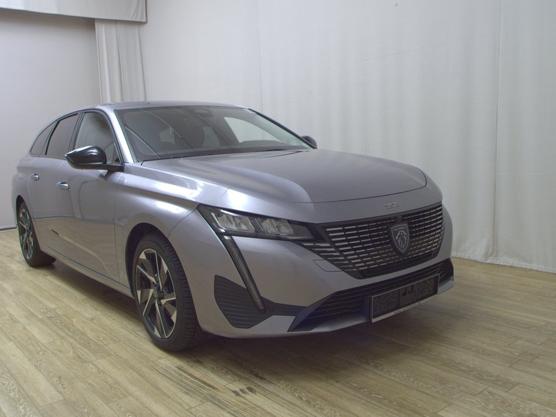 Peugeot 308 1.5 BlueHDi 130 Allure • ACC • LED — 3
