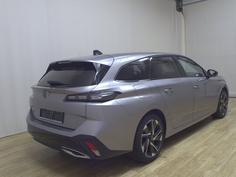 Peugeot 308 1.5 BlueHDi 130 Allure • ACC • LED — 4