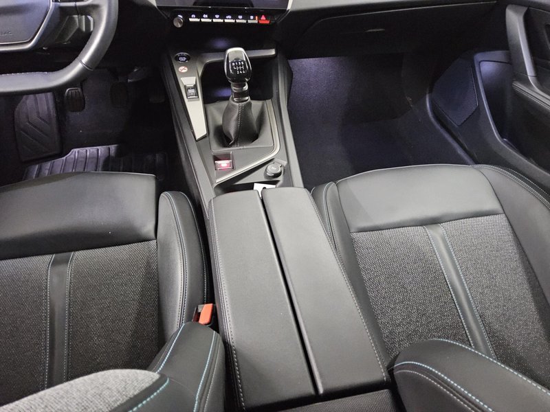 Peugeot 308 1.5 BlueHDi 130 Allure • ACC • LED — 6