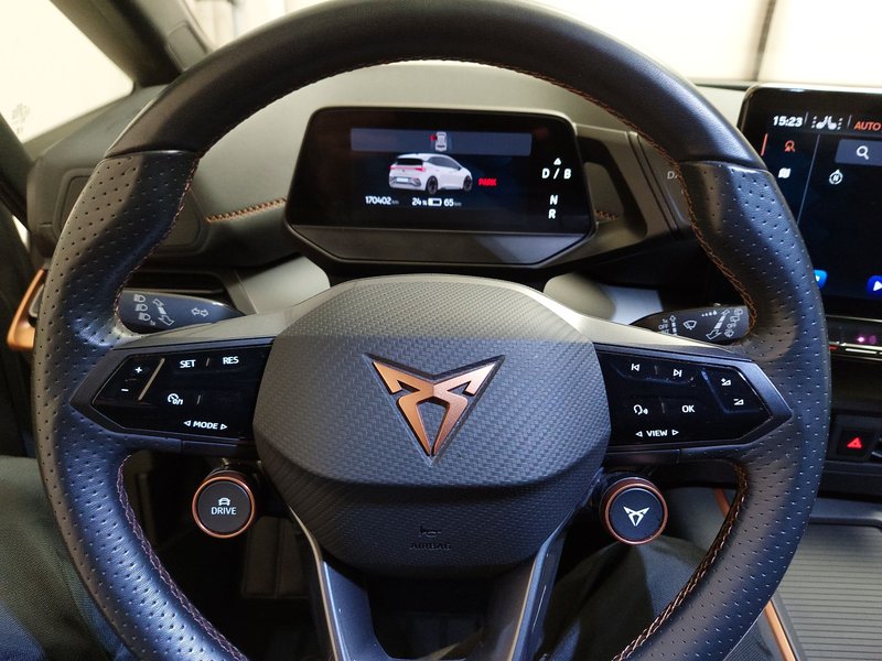 Cupra Born • ACC • bežično punjenje — 16